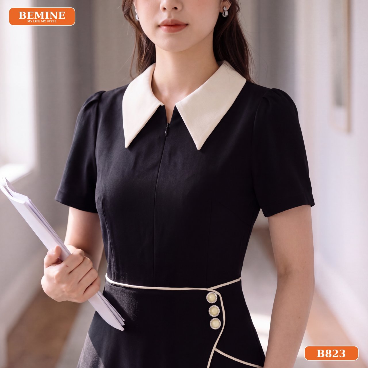 Mặt sau tinh tế của đầm công sở dáng chữ A B823