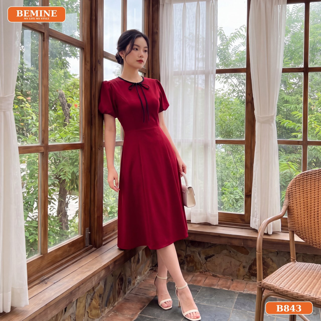 Tổng thể đầm BEMINE cổ tròn phối dây nơ B843