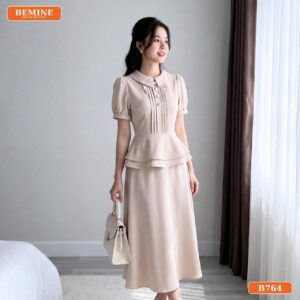 Tổng thể phom dáng đầm thiết kế BEMINE cổ đức peplum chữ A B764