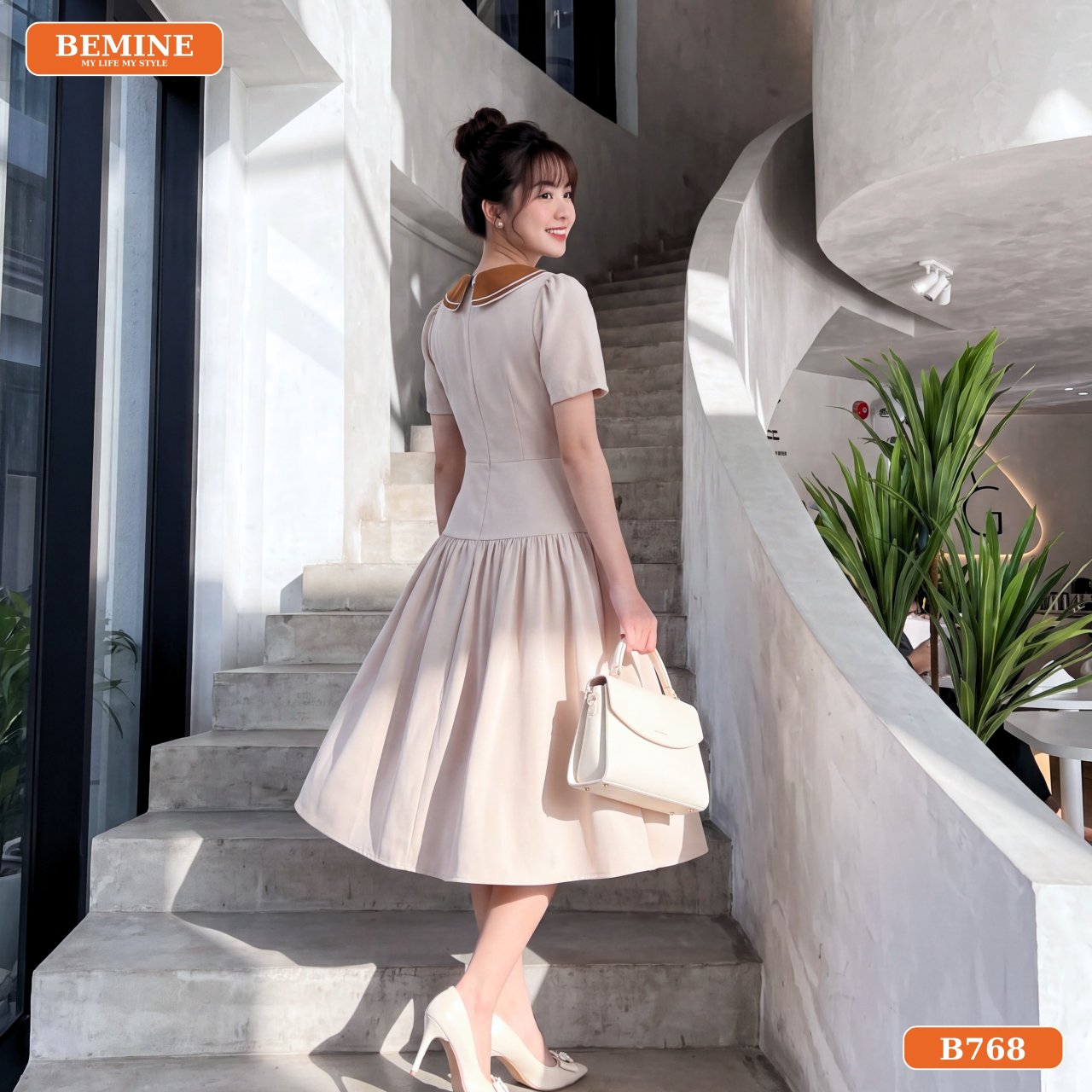 Mặt sau đầm cổ sen dáng chữ A B768 khóa kéo